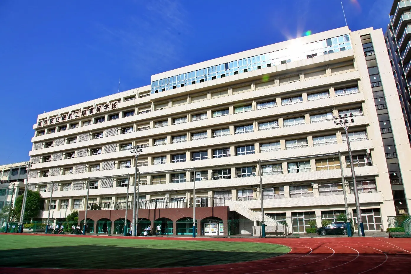 東京都立蔵前工科高等学校の外観